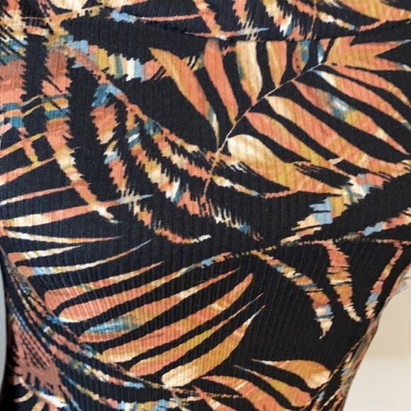 New with tags! Willow & Root Boat Neck Leaf Print Top, Size M - Picture 2 of 3